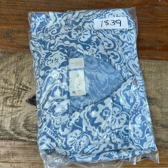 Chico’s Marine Medallion Utility Jacket Small Indigo Blue Lyocell 3/4 Sleeve Tab - Picture 9 of 9